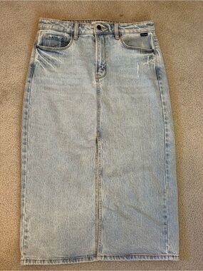 Light Wash Denim Pencil Skirt - Boutique
